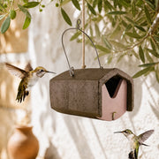 Halboffener Nistkasten mit Räuberschutz