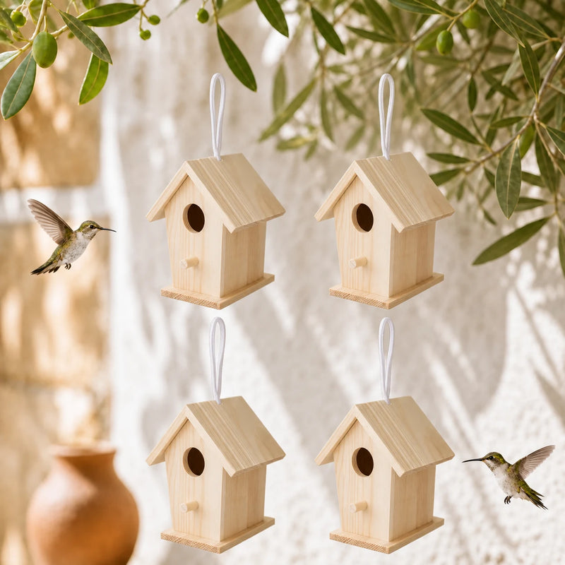 Set aus 4 Nistkästen hängend aus hellem Holz