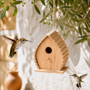 Nistkasten aus Holz geflammt