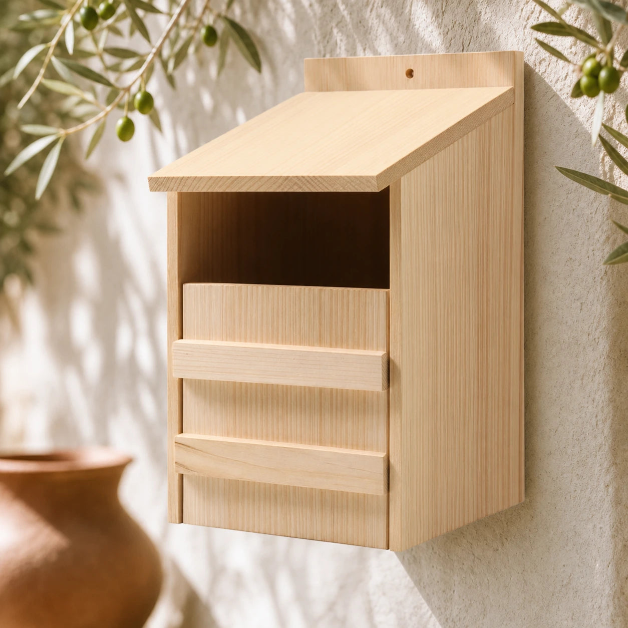 Wandnistkasten aus Zeder