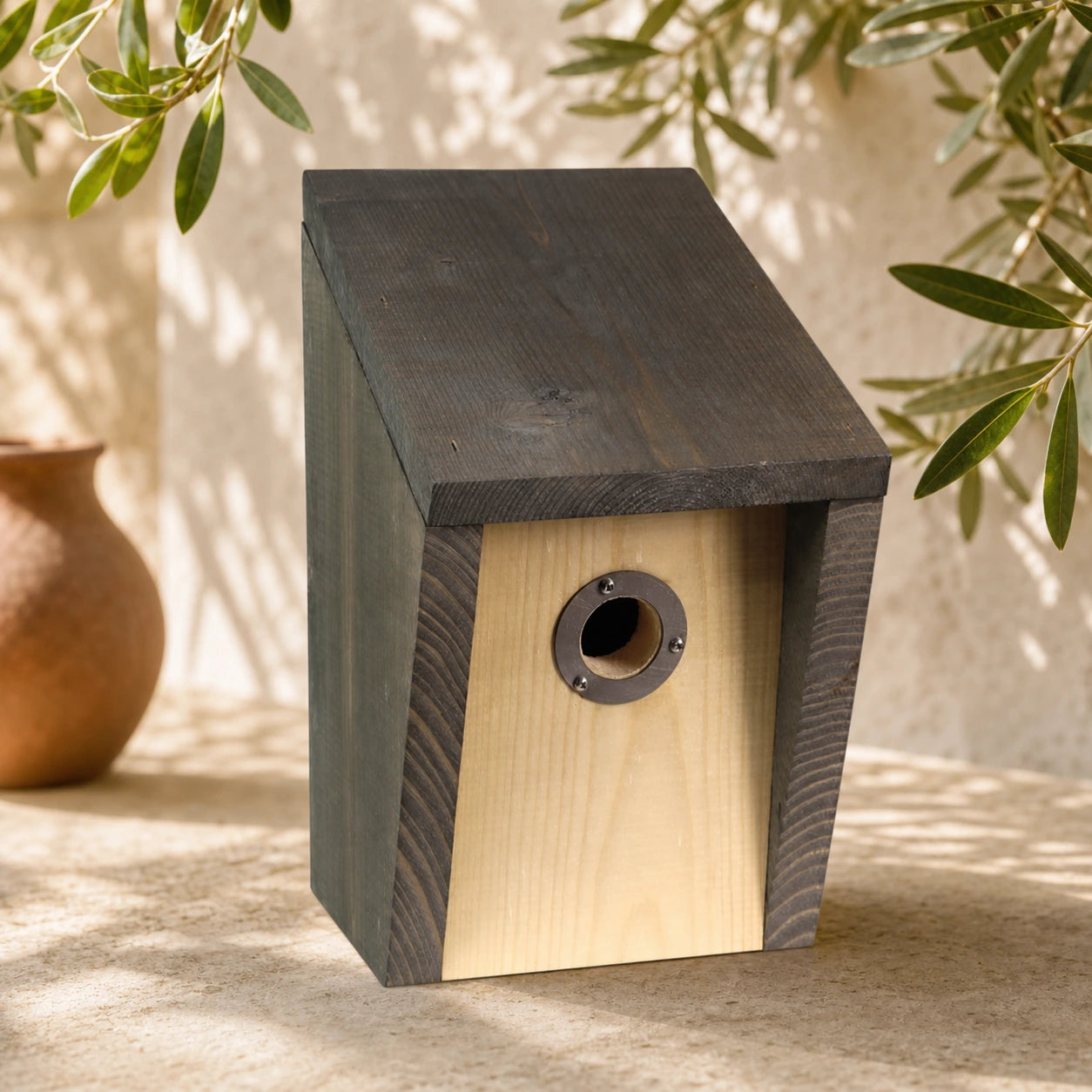 Nistkasten grau aus Holz geölt