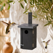 Nistkasten aus Holz mit Dach aus Zink grau